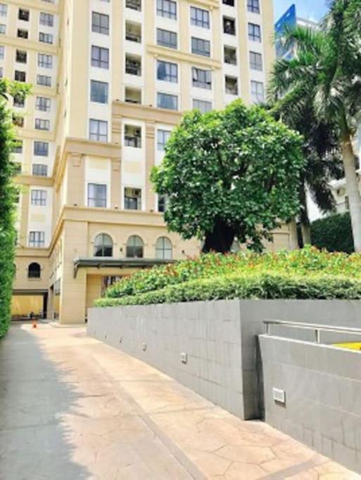 Luxurious Icon 56, The Price Apartment